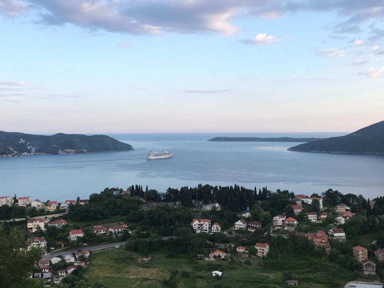 Magnificent Views Apartment Herceg Novi Room photo